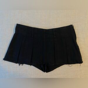Edikted pleated black mini skort